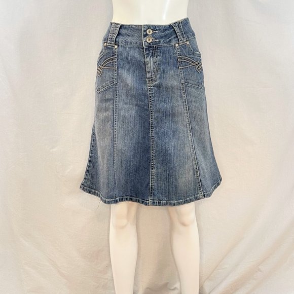 Flared Denim Skirt | Rewind - Picture 5 of 5
